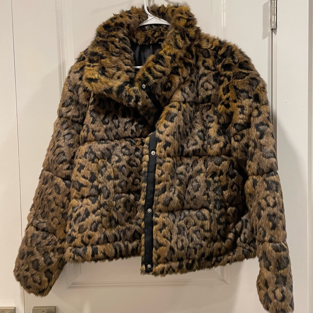 Abecrombie & Fitch Mini Puffer Cheetah Fur